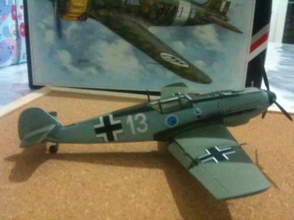 1/48 Academy Bf-109e Heinz Bar aircraft white 13 1/48 Academy Bf-109e Heinz Bar aircraft white 13