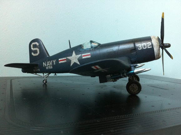 1/48 Academy F4U-Corsair side view